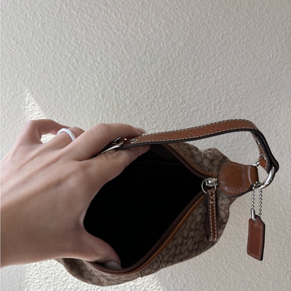 Mini Coach Handbag - Picture 9 of 10